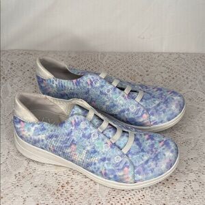 Breezs slip on casual shoes purple blue comfortable tennis shoes sz 7.5